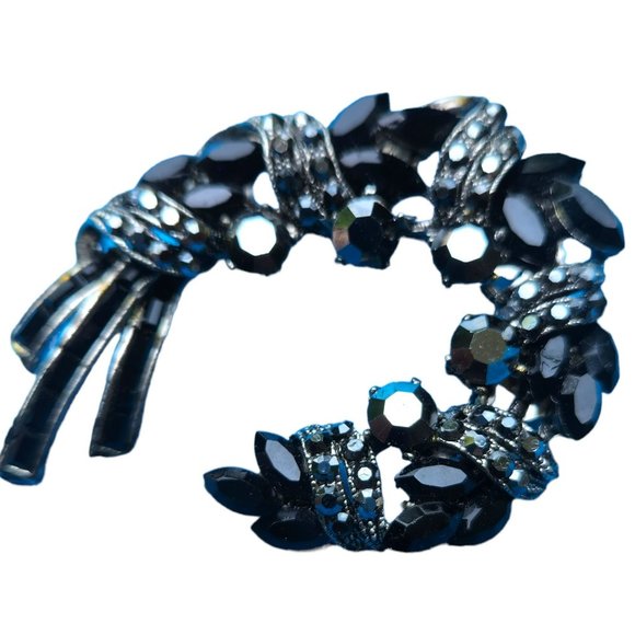 Black Rhinestone Brooch Silvertone Metal 2-5/8" x 2" - Picture 5 of 7